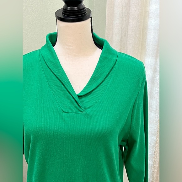 D & CO ESSENTIALS MEDIUM Green Sweater - Picture 4 of 9